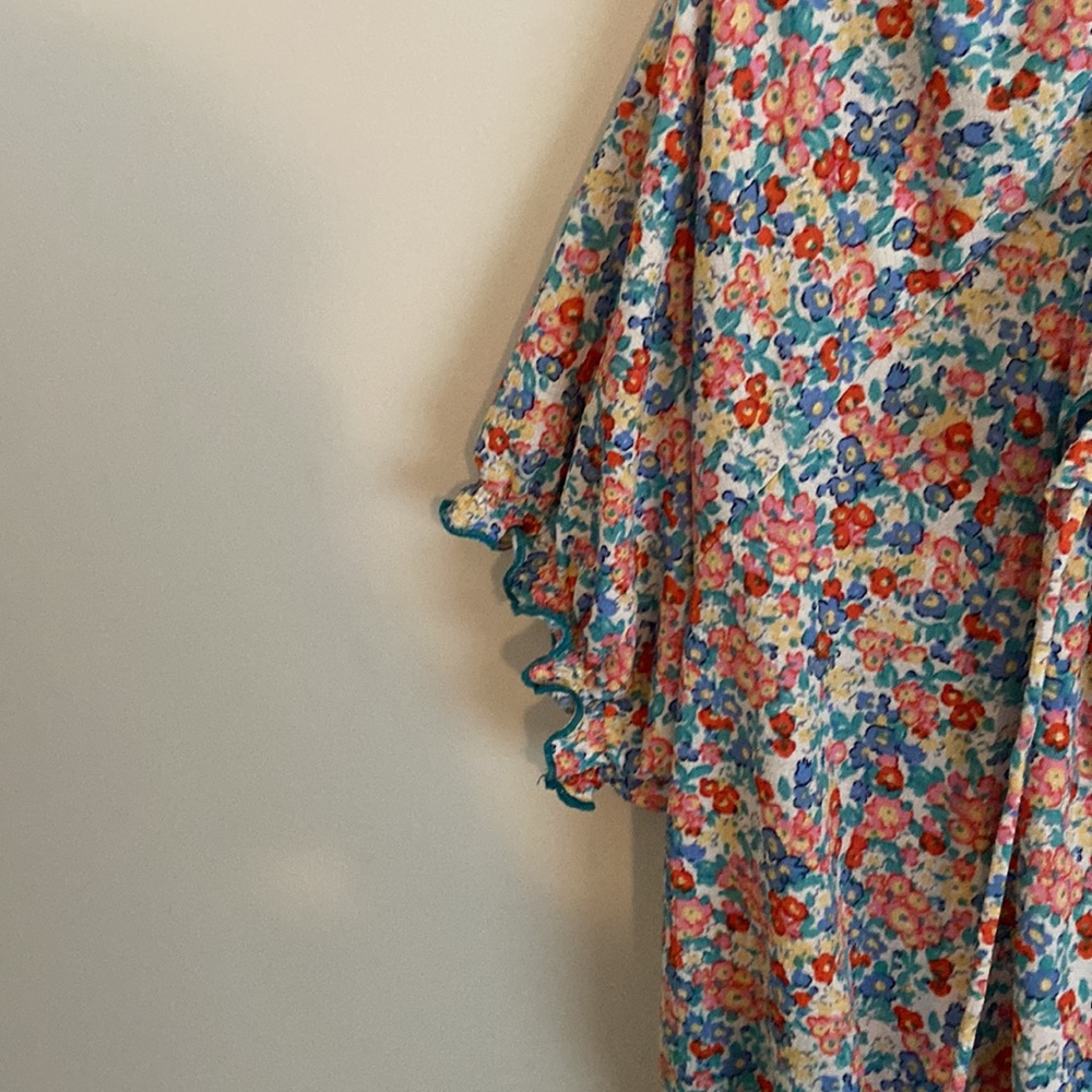 Floral blouse - Picture 4 of 7